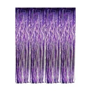 Puerta de cortina de franjas y decoración festiva de_1