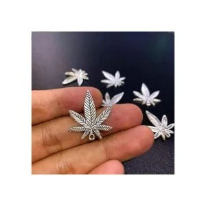 Wixine 50 colgantes de hoja de arce de 0.984 x 0.866 in