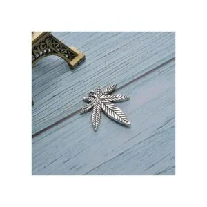 Wixine 50 colgantes de hoja de arce de 0.984 x 0.866 in