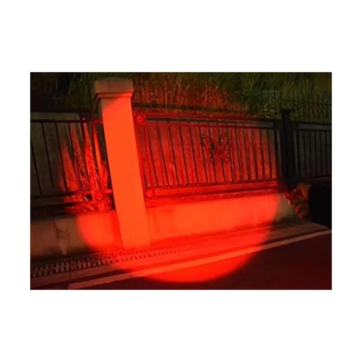 Un modo rojo linterna LED mini Zoomable escalable de alta
