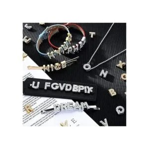 104 dijes de diamantes de imitación con letras del