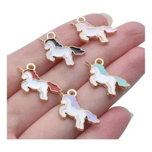 30 colgantes de unicornio esmaltados chapados en oro