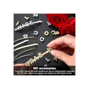 104 dijes de diamantes de imitación con letras del