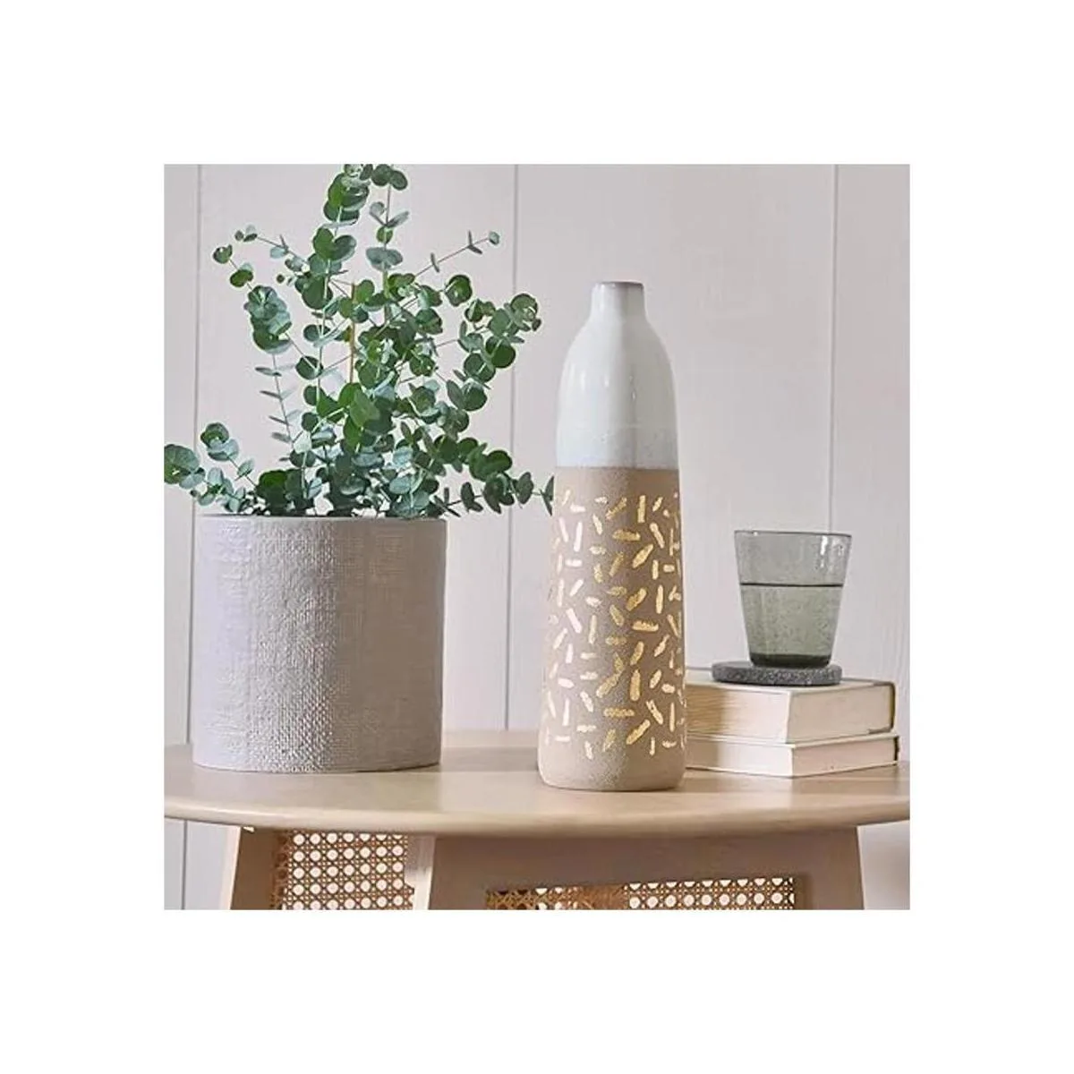 Main Mesa Stoneware Vase with Gold Pattern_3