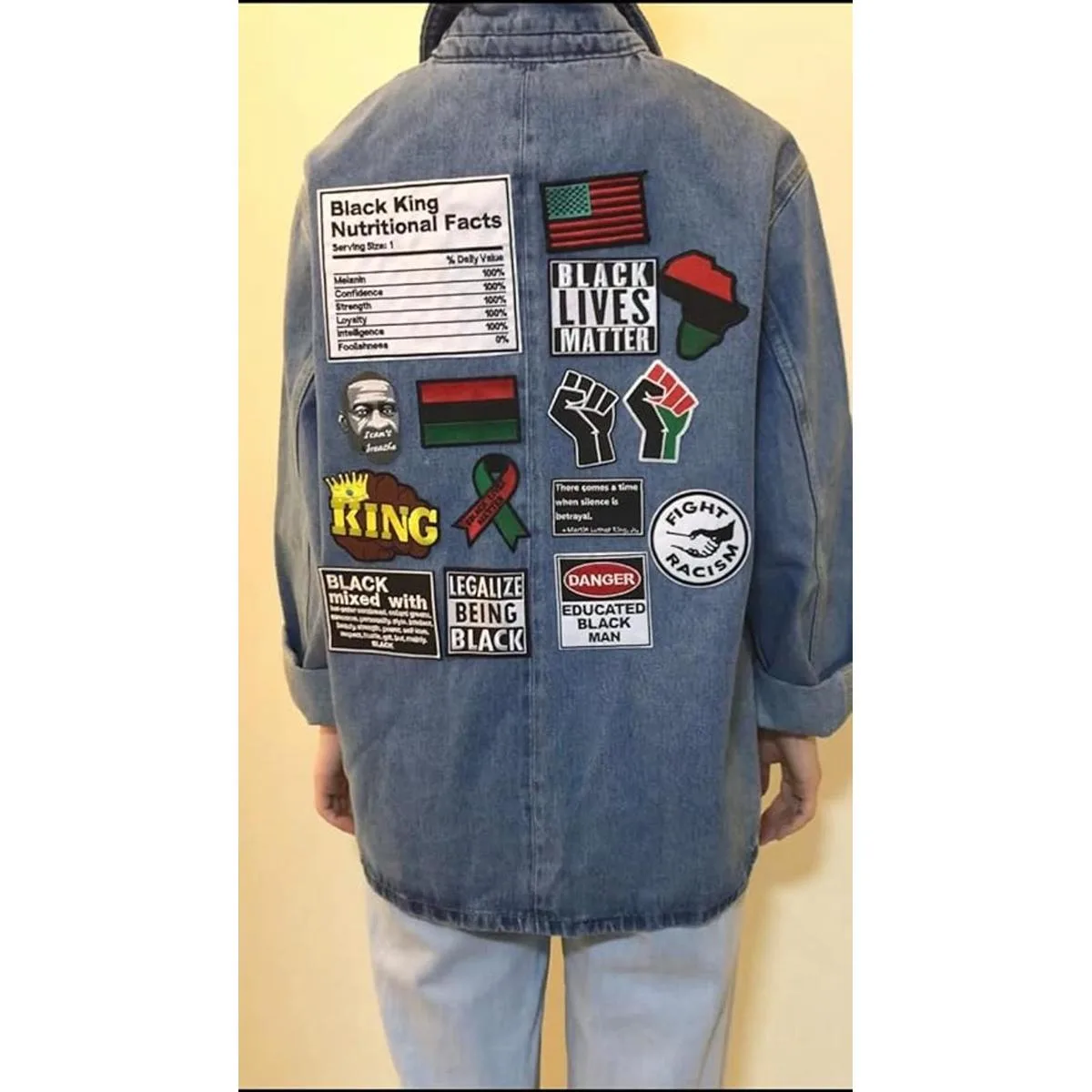 Parche bordado para planchar con diseño de hombre negro_4