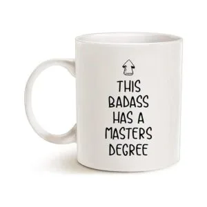 MAUAG Divertida taza de café de graduación este Badass_2