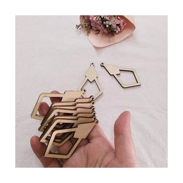 30 pendientes de madera sin terminar con forma de diamante_4