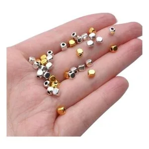 200 cuentas de 0.138 in con forma de cubo cuadradas para