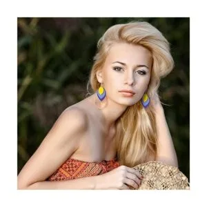 120 pendientes de madera sin terminar en blanco