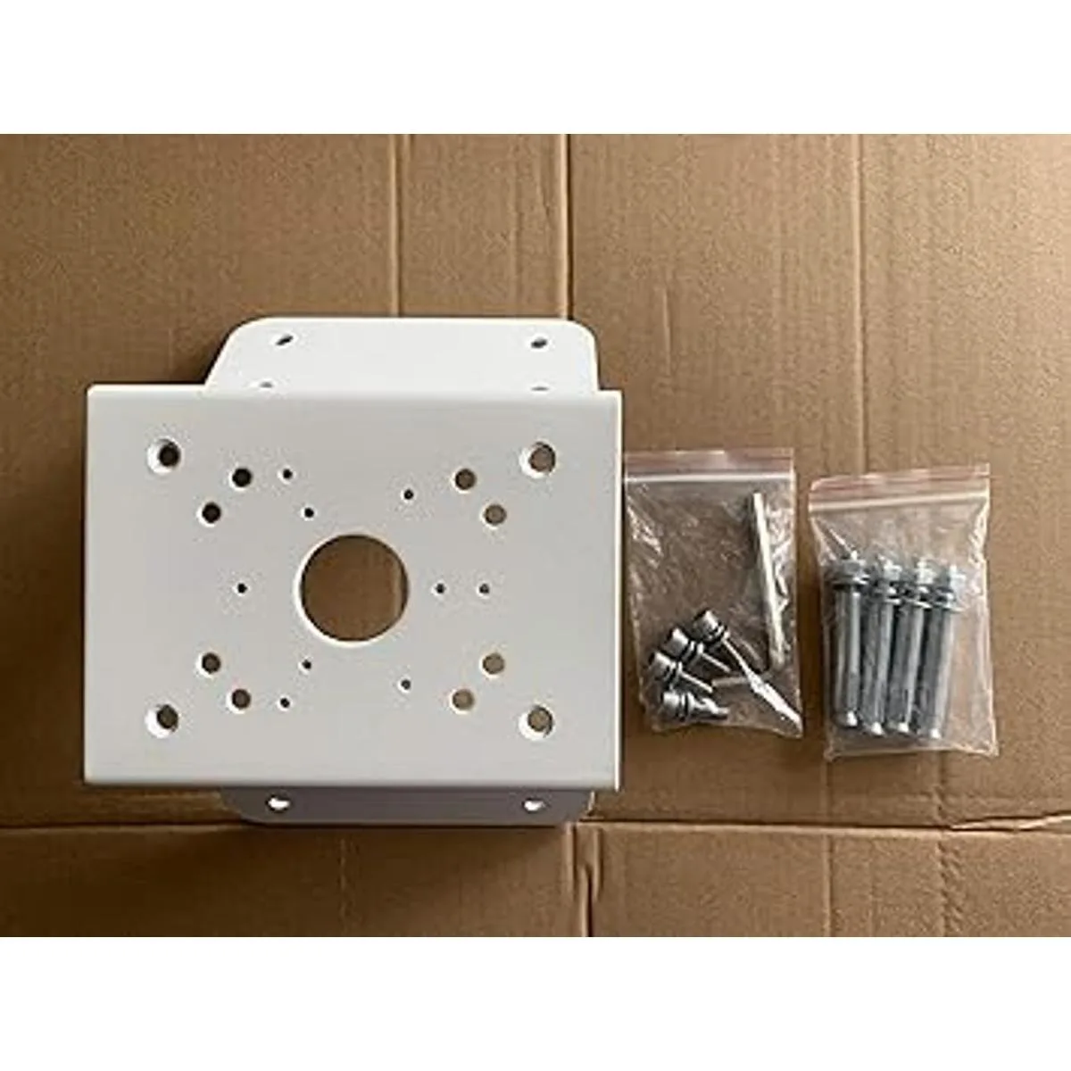 DHPFA151 Soporte de esquina para cámaras Dahua Bullet y