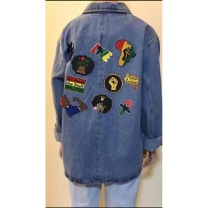 Parche termoadhesivo diseño de chica afro color negro_4