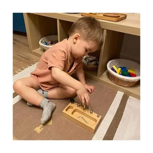 Meroco Montessori Tabla de tuercas y tornillos para niños_3