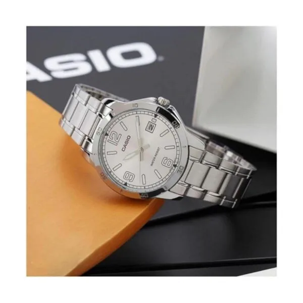 MTPV004D7B2 Reloj analógico de acero inoxidable con
