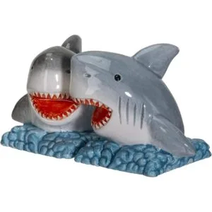Pacific Giftware Sharks on The Sea Juego de salero y_5