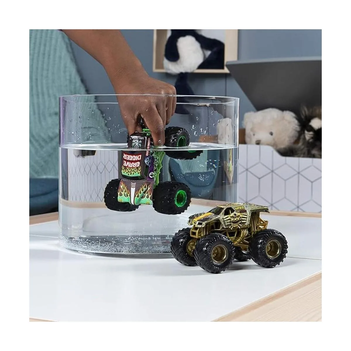 Monster Jam Reveal The Steel Paquete de 4 camiones_3