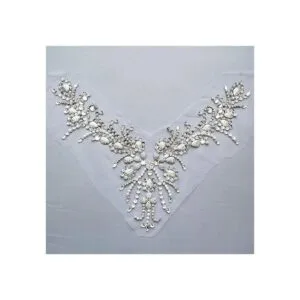 Brillantes cuentas con cuello en V de color plateado_4