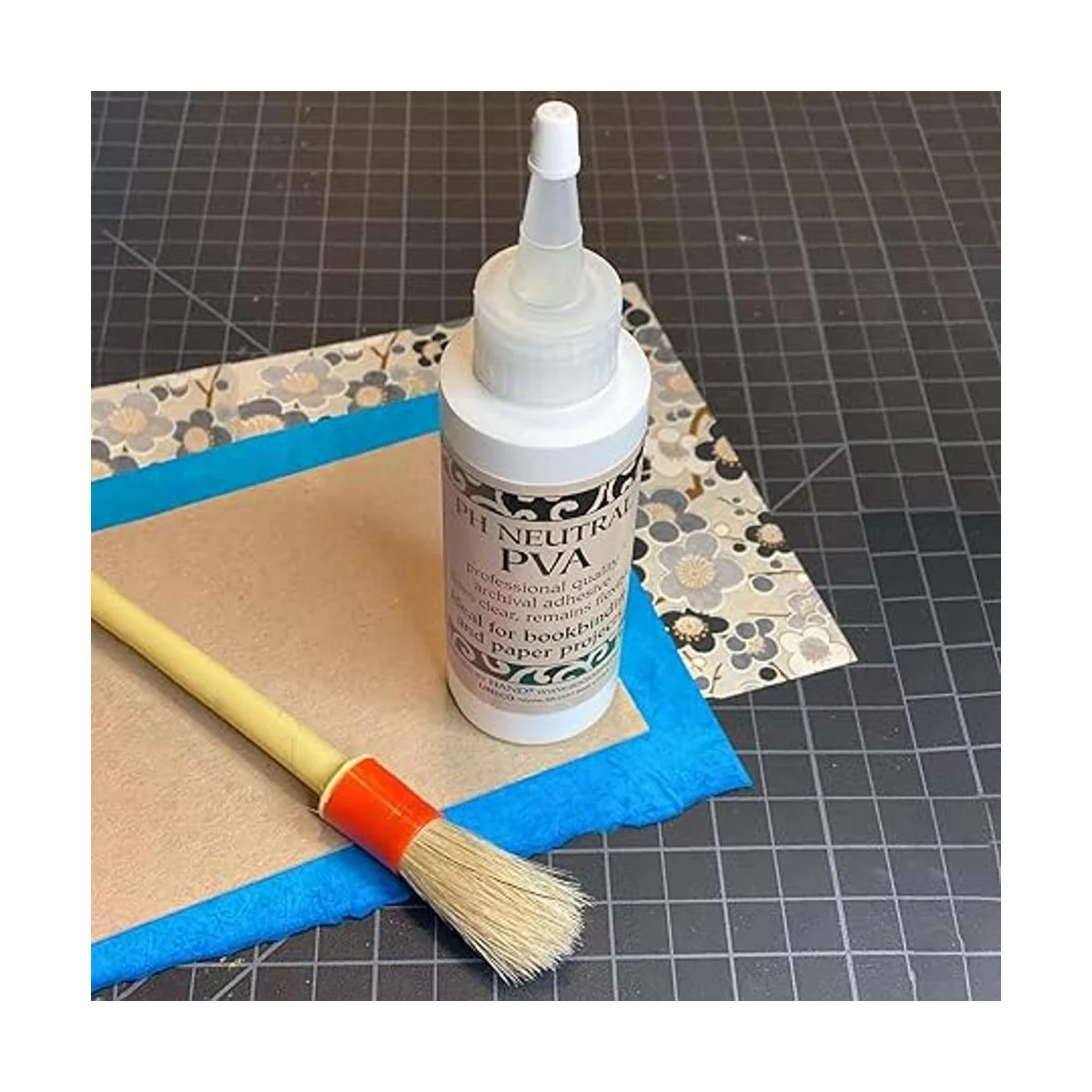 Books By Hand Adhesivo PVA neutro PH adhesivo_4
