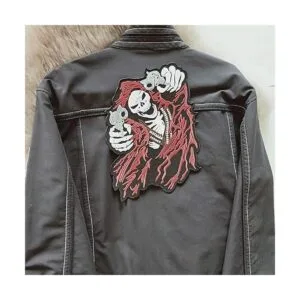 Parche bordado con diseño de calavera y mosca dos_5