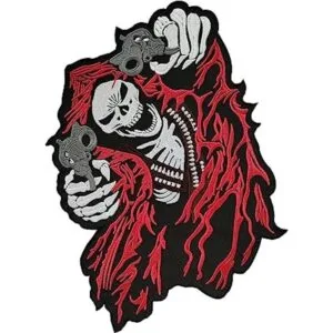 Parche bordado con diseño de calavera y mosca dos_1