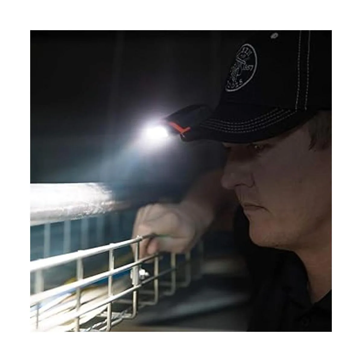 Klein Tools Luz LED 56402 la luz con clip de visera tiene_5