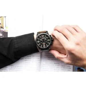 Reloj de acero inoxidable con correa de cuero estilo_5