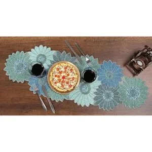 Camino de mesa hecho a mano con bordado floral de granja_2