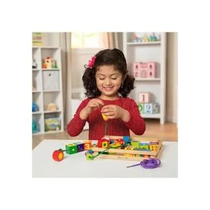 Cuentas de madera para enlazar Melissa Doug actividad_2