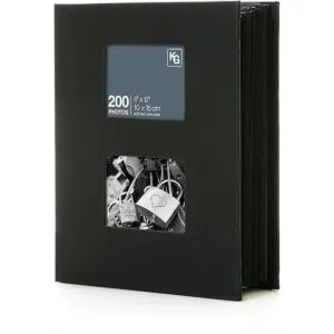 Kiera Grace lbum de fotos se sostiene