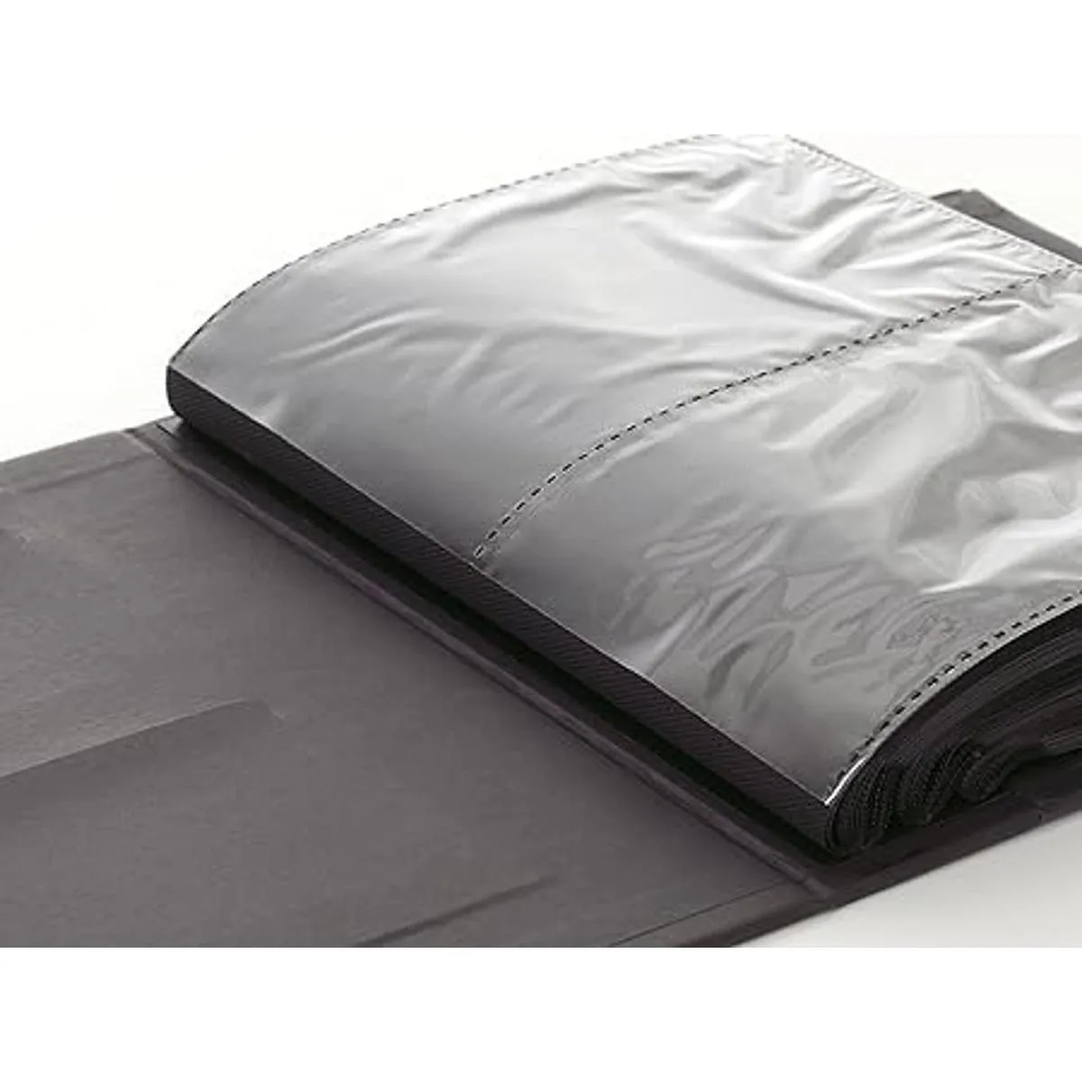 Kiera Grace lbum de fotos se sostiene