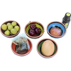 Conjunto de 5 cuencos pequeños de terracota pintados a_2