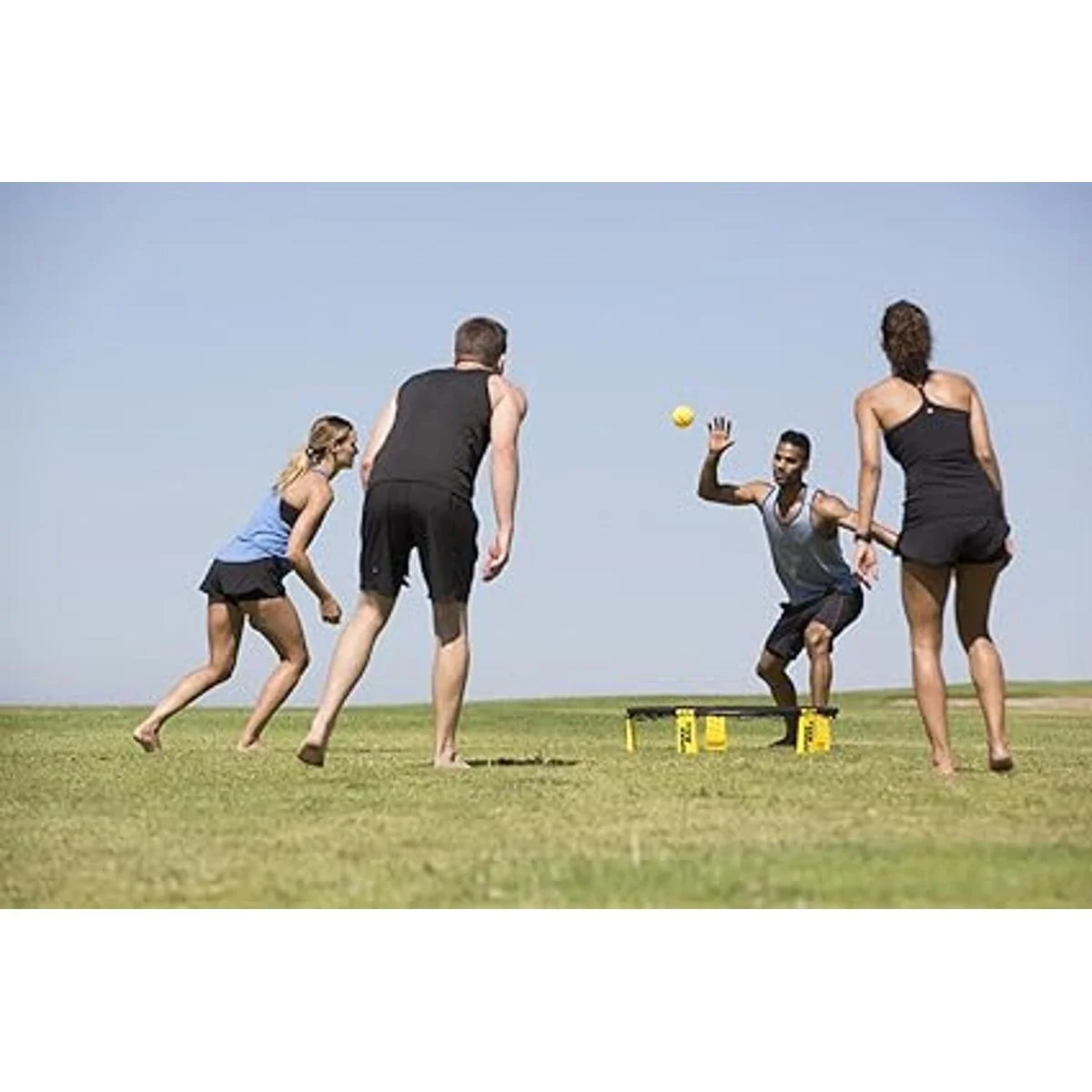 Spikeball 1 equipo de juego de pelota como se vio en Shark_2