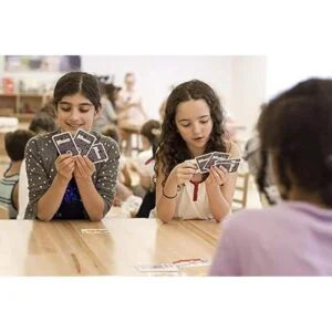 Juego de naipes con las valencias químicas avanzada y_6