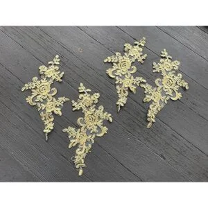 A110 Dos pares de apliques de encaje de color dorado_3