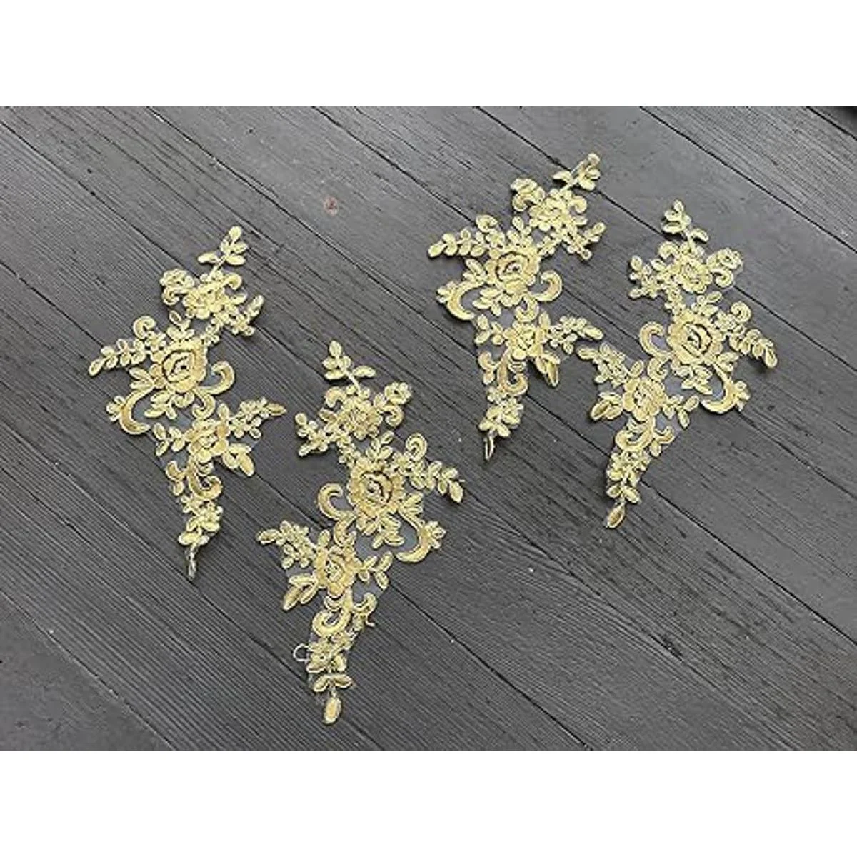 A110 Dos pares de apliques de encaje de color dorado_3