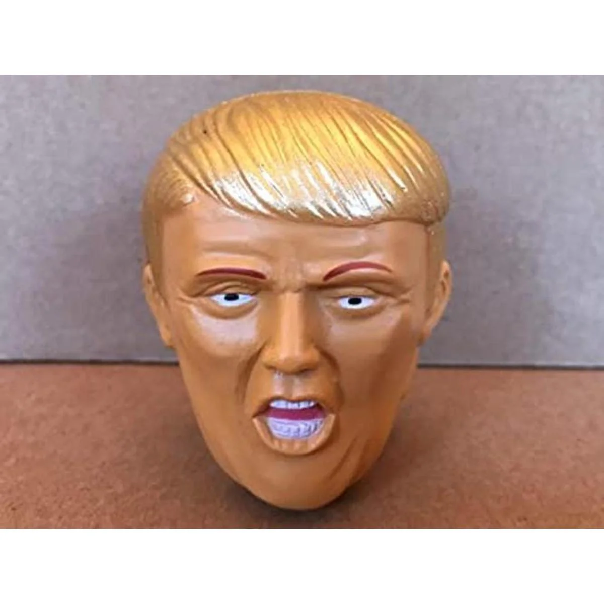 Political Necessities Pelota antiestrés Trump_1
