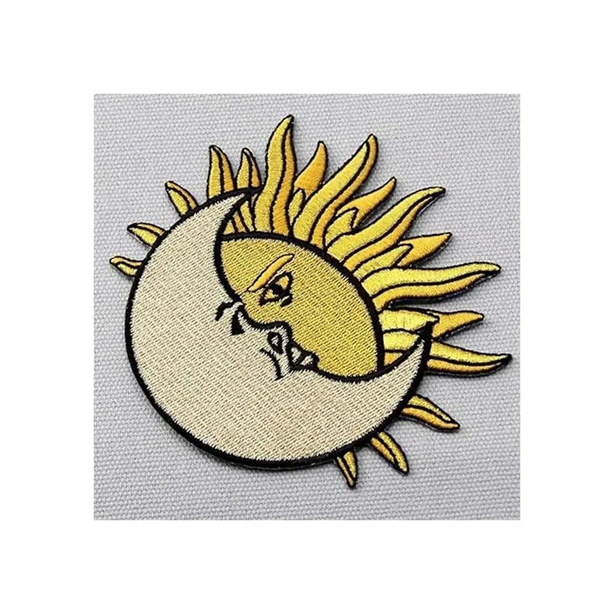 Media Luna Luna sobre la parche insignia Hierro Sobre_3