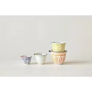 Creative CoOp Tazas medidoras de gres a rayas estampadas a_2