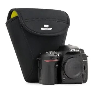MegagGear MG1252 Funda para cámara Nikon D7500_7