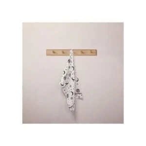 Karma Gifts Toalla de té boho en blanco y negro elefante_6