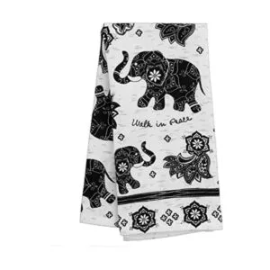 Karma Gifts Toalla de té boho en blanco y negro elefante_1