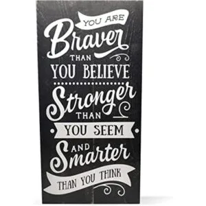 Letrero de pared de madera con texto en inglés You are_1