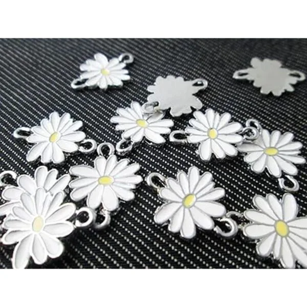 Conector de 12 Little Daisy flor blanca y amarilla Charms_3
