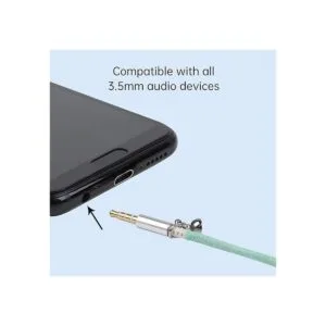 Auriculares con cancelación de ruido en los oídos_6