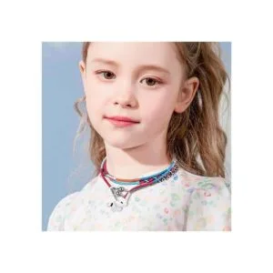 Auriculares con cancelación de ruido en los oídos_3