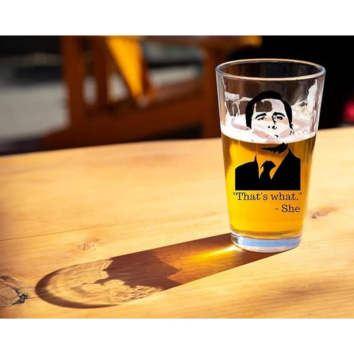 Taza de cerveza con texto en inglés Thats What She_2