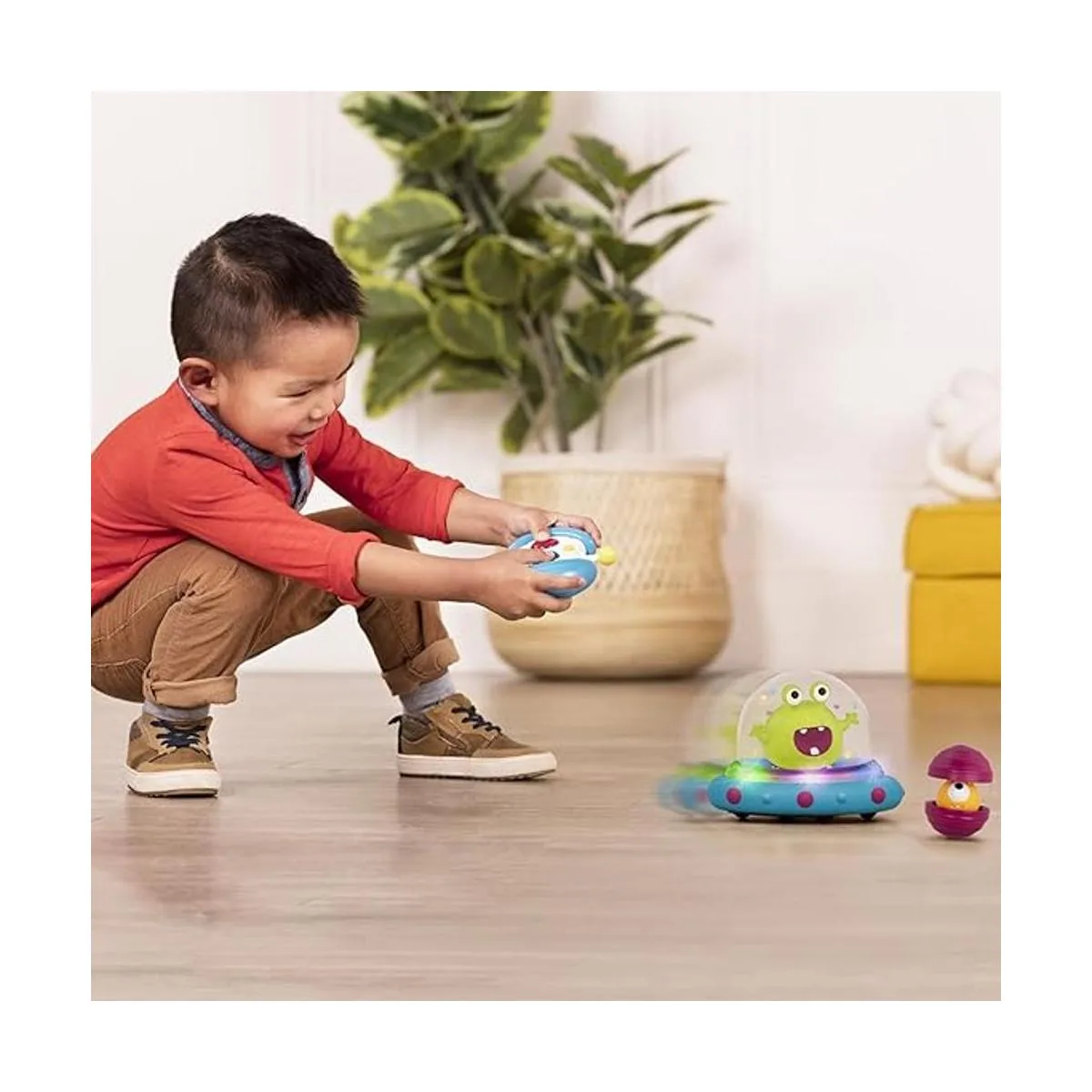 B. Toys Coche espacial con parachoques Marky MarsLightUp_5