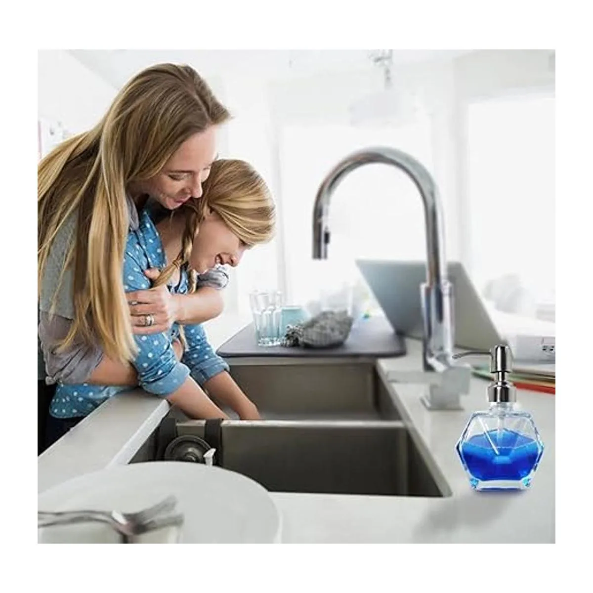 Dispensador de jabón de cristal transparente con forma_5