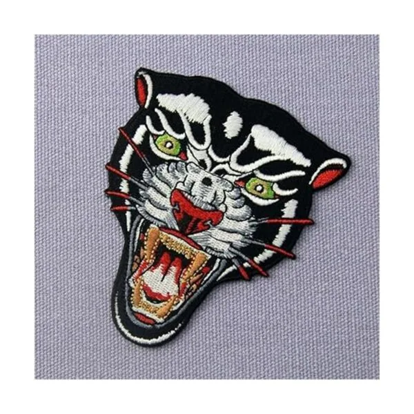 Parche bordado de The Roaring Panther para coser o planchar_3