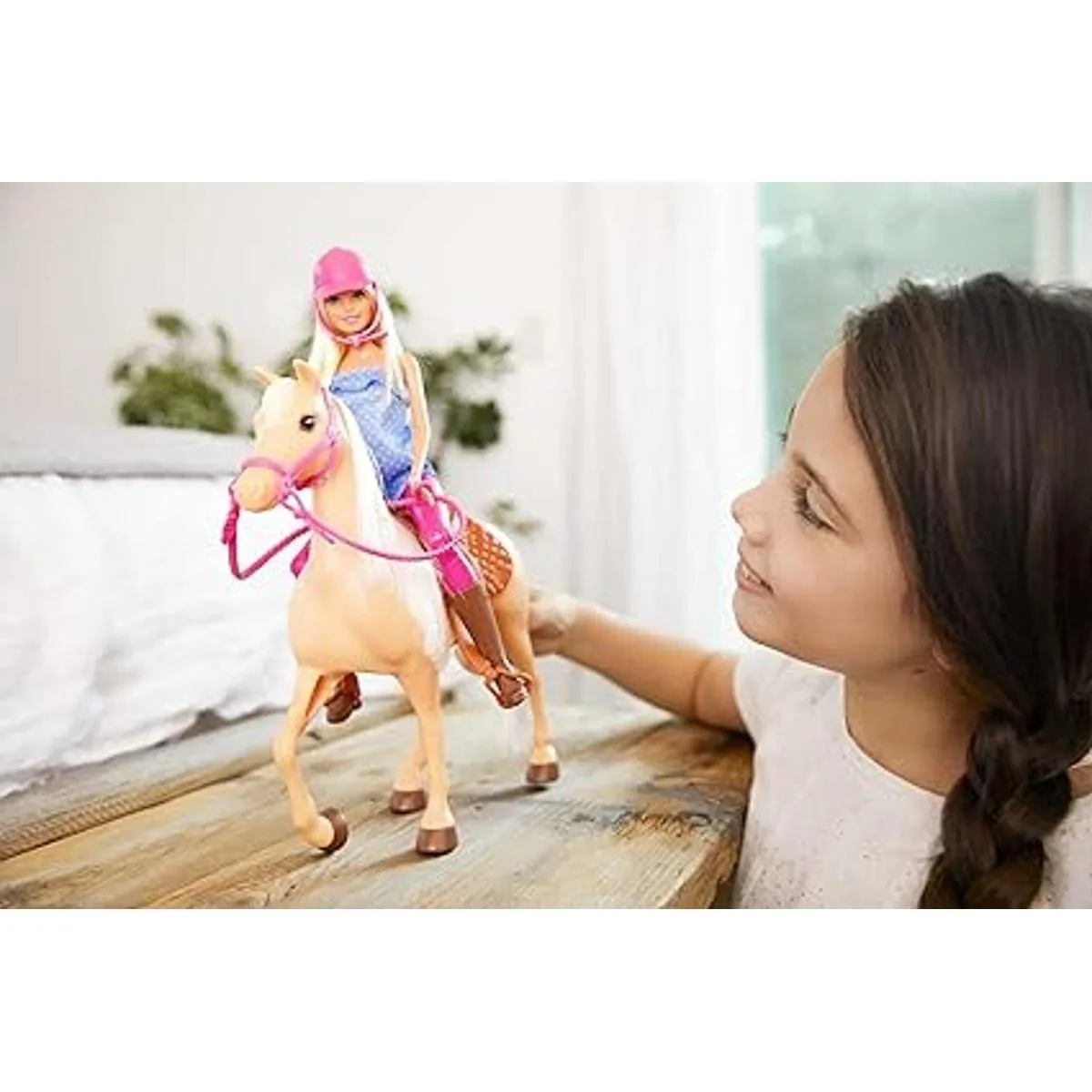 Barbie Muñeca rubia con casco y caballo marrón claro con_2