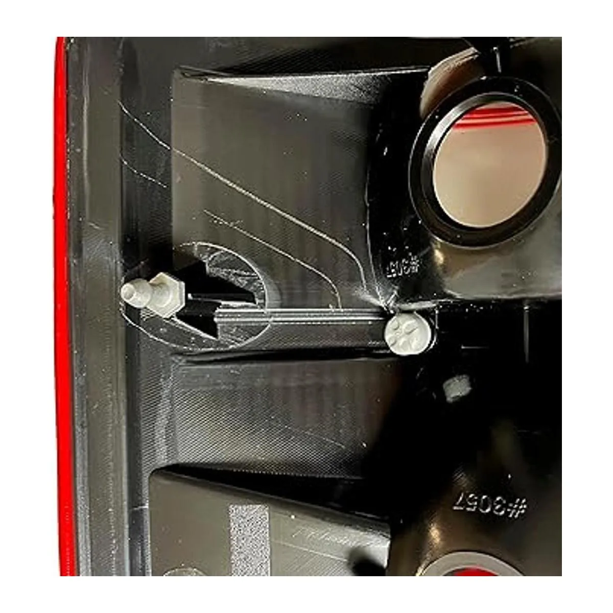 Dependable Direct Luz trasera para lado del conductor_3